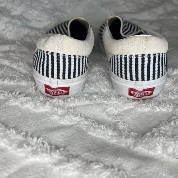 Vans Classic Slip On Stripped Black and White Women's 9.5 - Picture 3 of 6